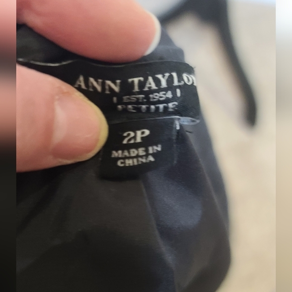 3 Pieces - Wool Ann Taylor Suit with Skirt AND Wide Legged Pants - Picture 11 of 13